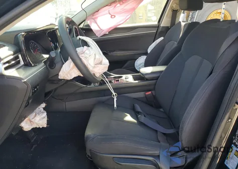 2021 Kia K5 Lxs z USA, uszkodzony, nr VIN 5XXG14J27MG058016